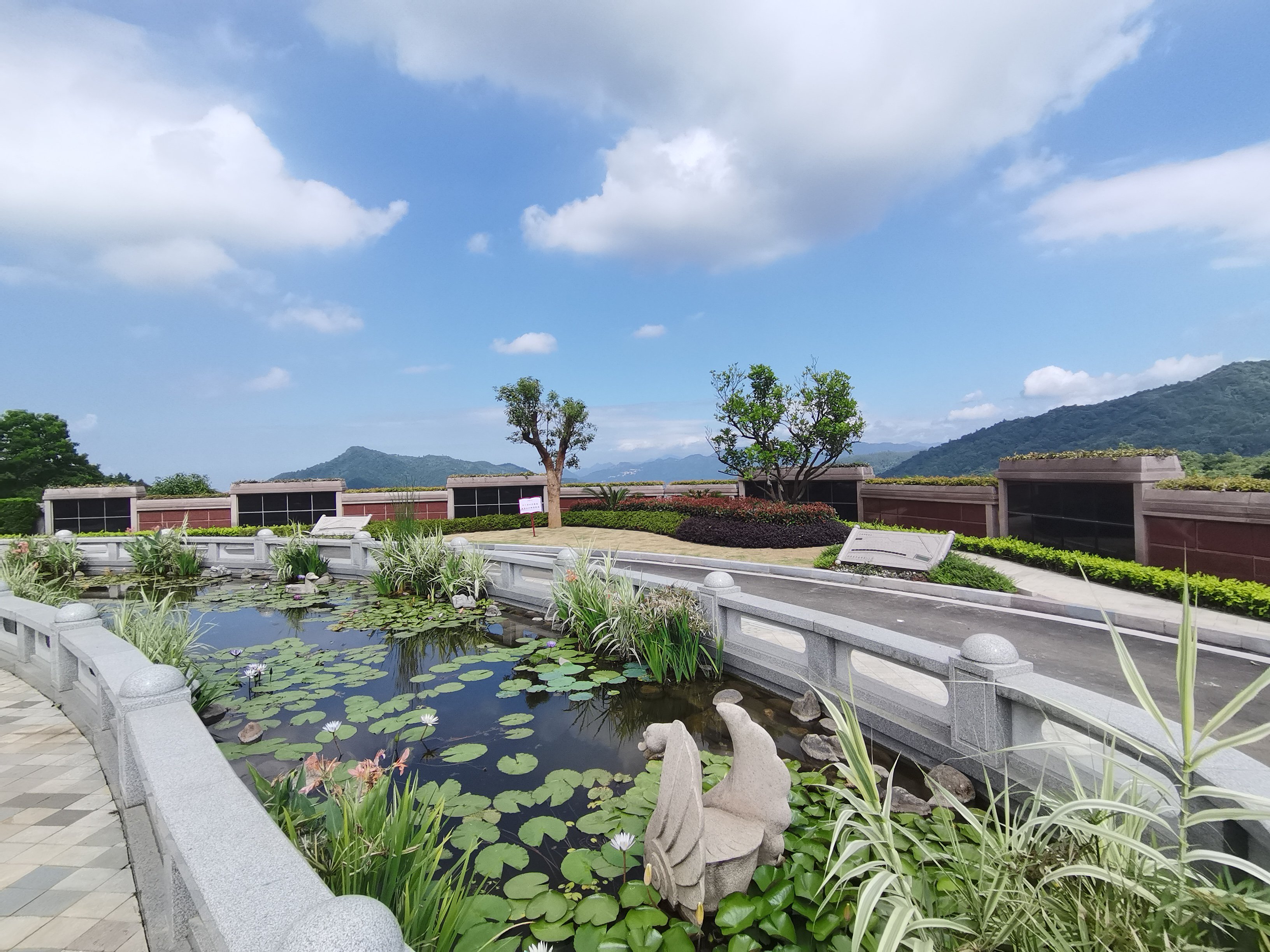 突破瓶颈，，，，，，探索绿色生态殡葬新路径