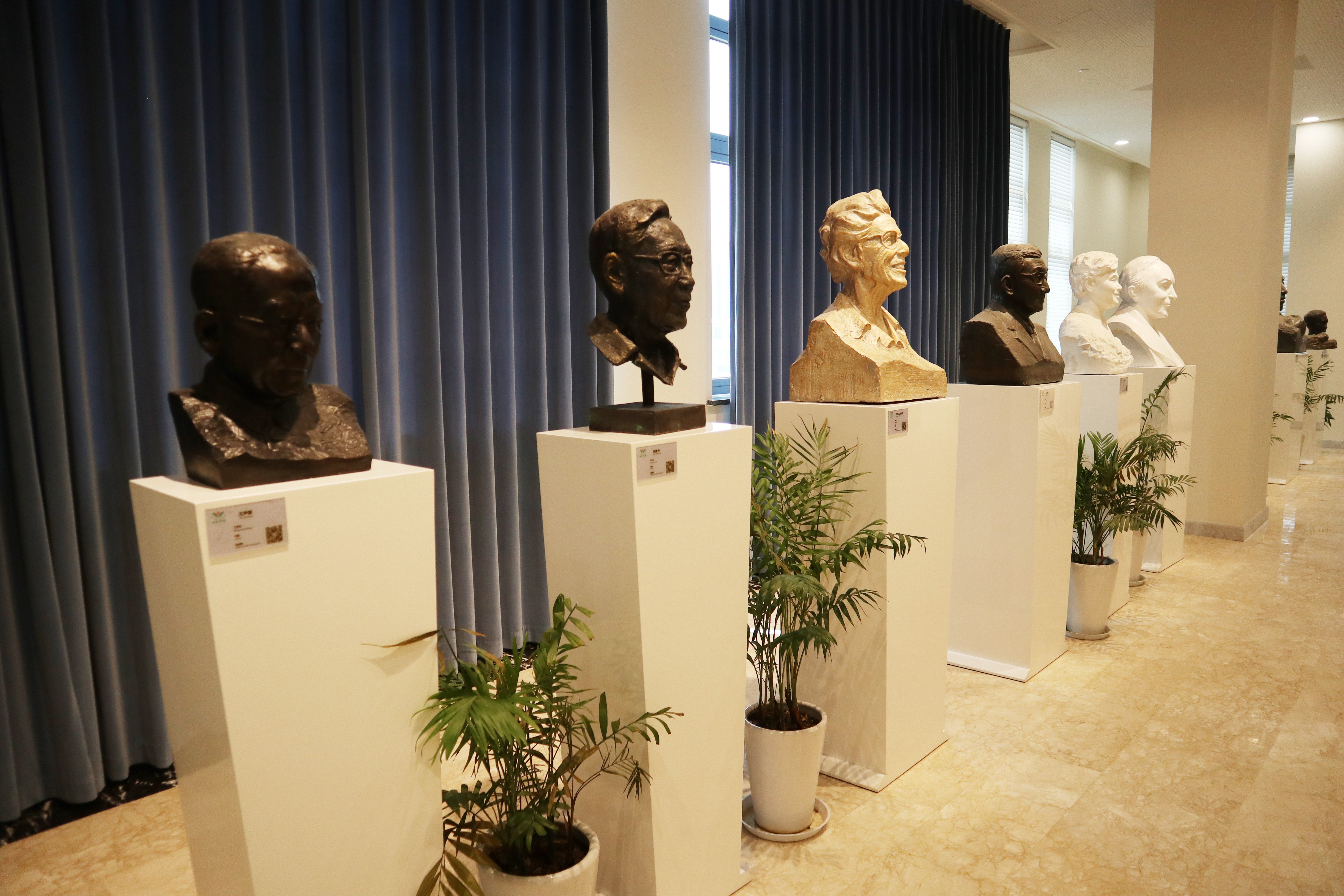 008PG国际集团：雕塑史诗，，，传承仁人志士的绚烂历程